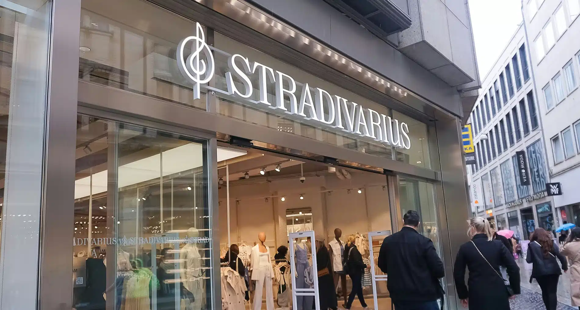 Banner 1 - Stradivarius Norge
